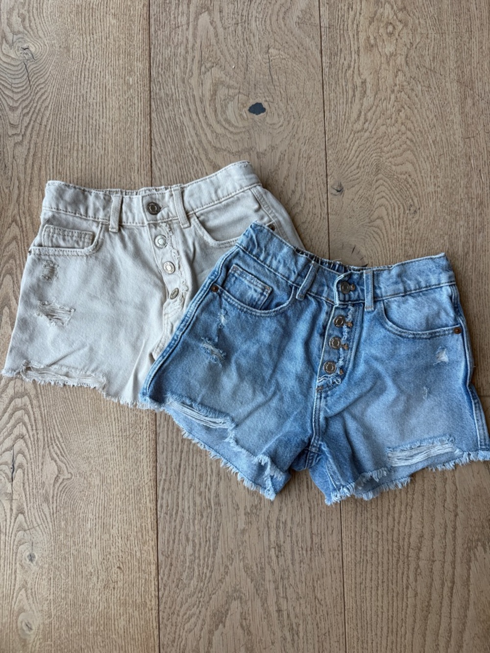 Zara High-Rise Distressed Denim Shorts - Blue and Cream - size 10